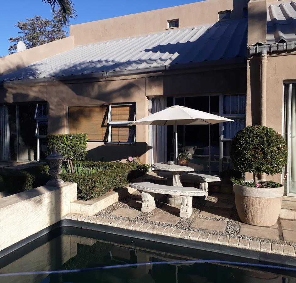 35 On Basil Hotel Caledon Quarto foto